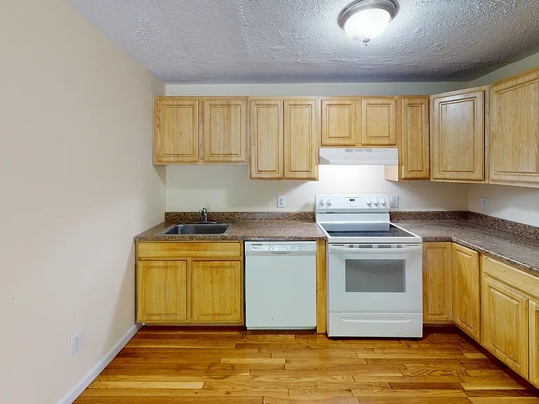 49 W Elm Ter #4 — Photo 1