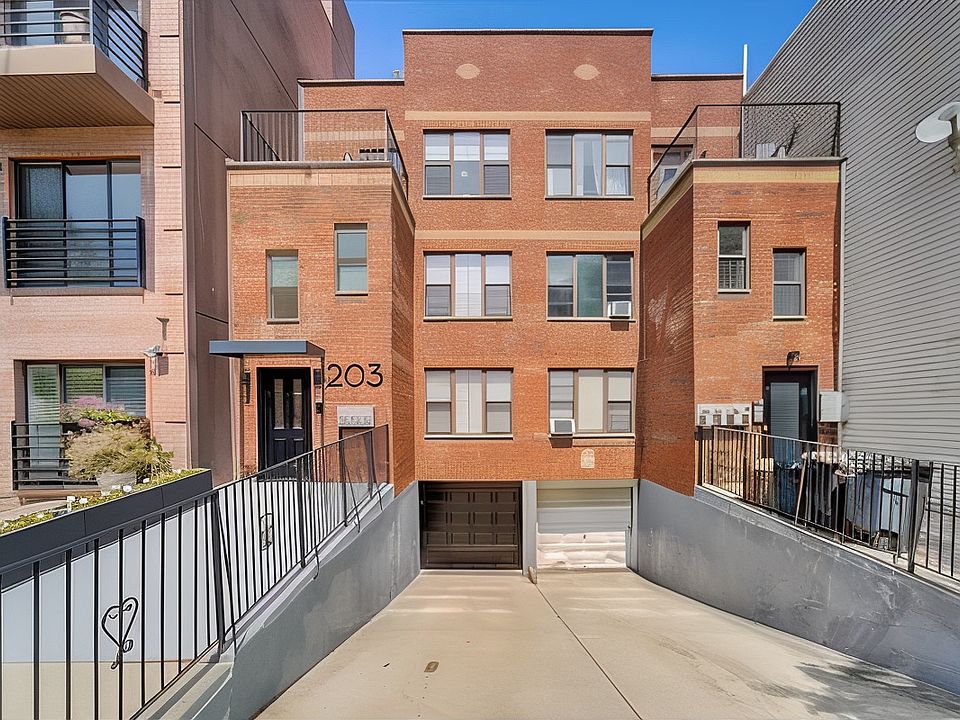 1st image of 203 Chauncey St #1