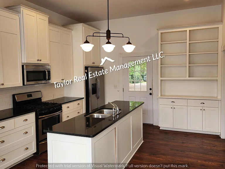 1100 N Montgomery Ave — Photo 7