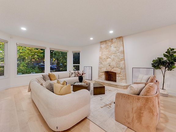 3rd image of 6707 Laburnum St