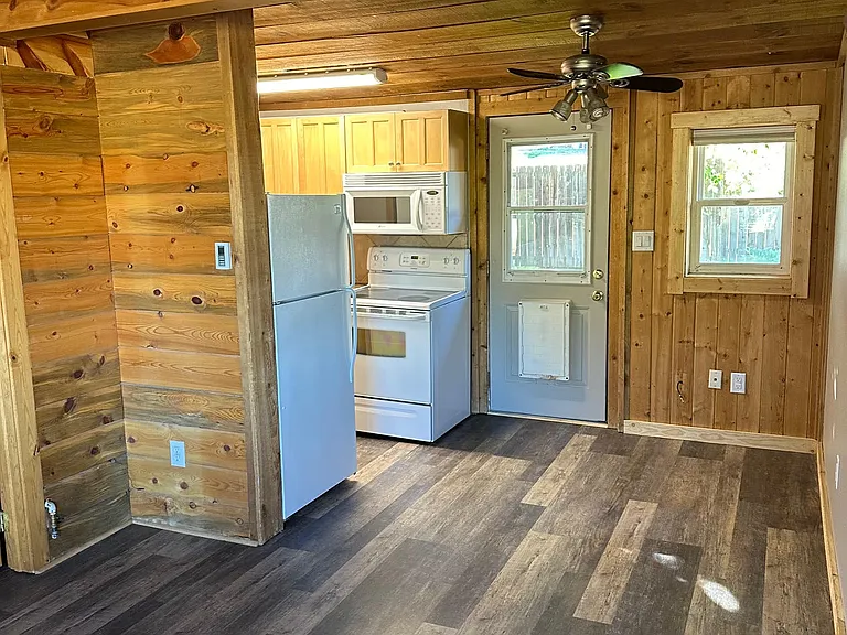 4529 Shoreline Dr #3 — Photo 7