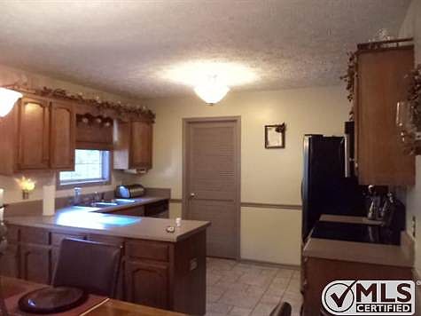 4th image of 500 Highland Dr