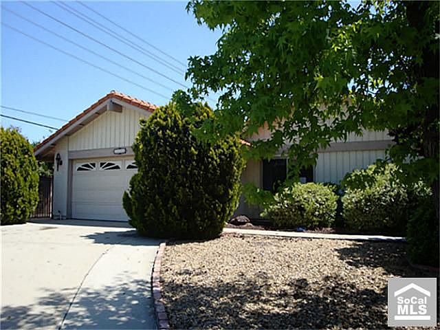 1st image of 1104 Hornbeam Ct