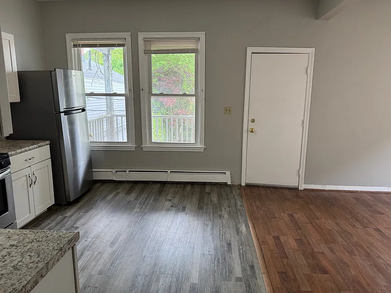 37 Howard St — Photo 3