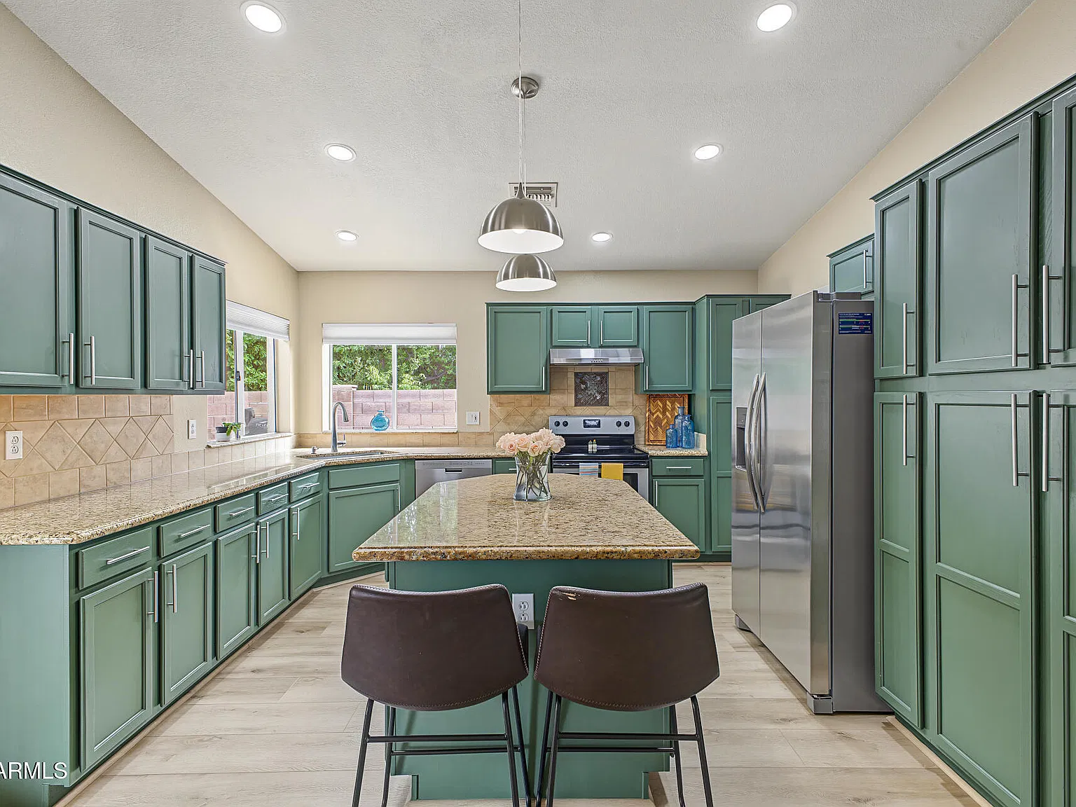 4 bed, 3.0 bath, 2811 sqft, $4,100 — Photo 4