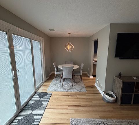 5th image of 34 Monmouth Dr
