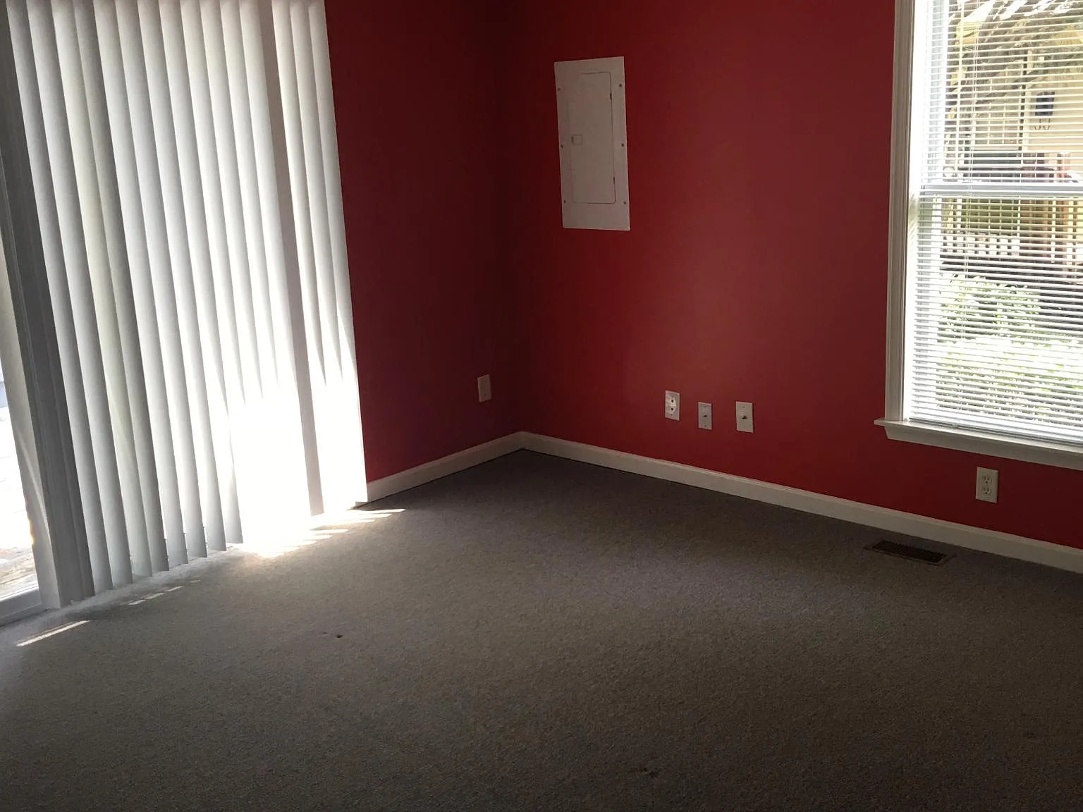 4 bed, 3000 sqft, $5,300 — Photo 4