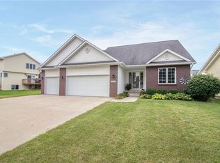 3109 Brook View Dr, Des Moines, IA 50317