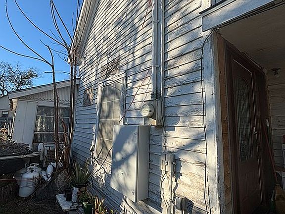 4th image of 100 6th St