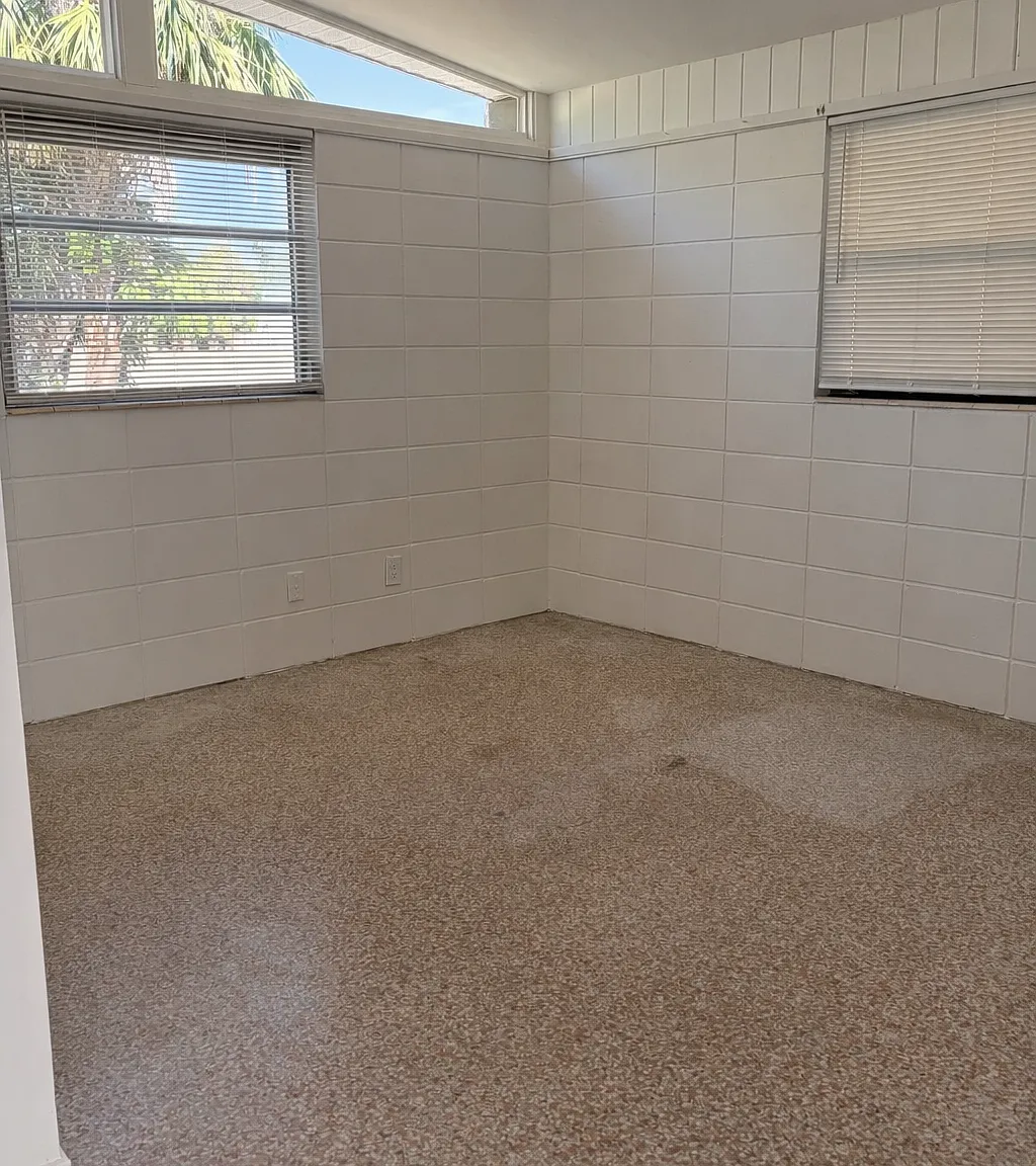 2845 Bentley St — Photo 3