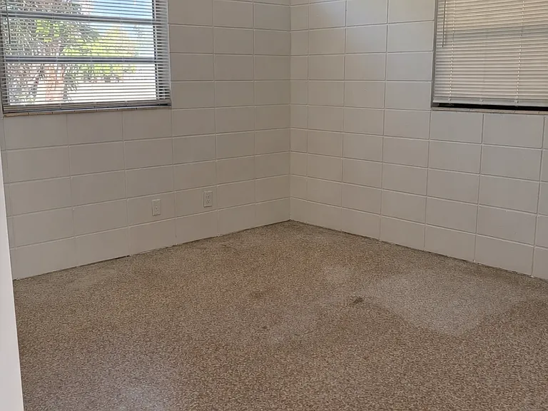 2845 Bentley St — Photo 3