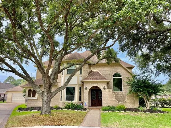 502 Parkview Ct, Sugar Land, TX 77498