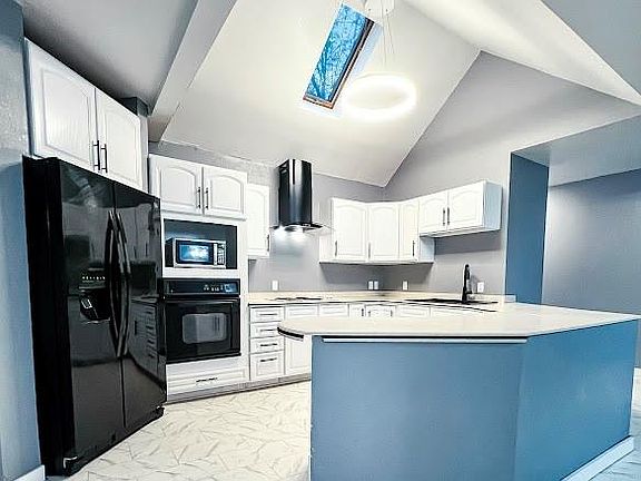 5th image of 419 W 12th St