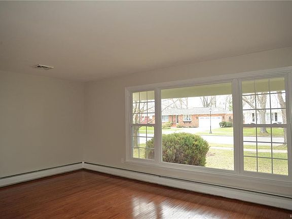 2nd image of 438 Willow Green Dr