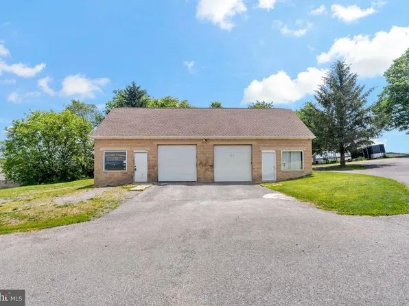 352 Stribling Rd, Martinsburg, WV 25403