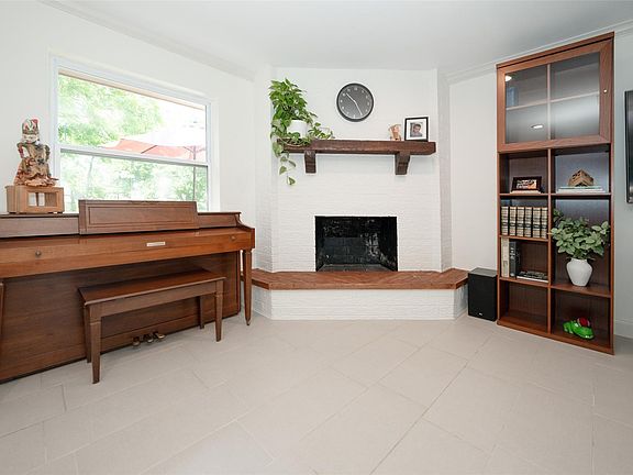 5th image of 2714 Fortuna Dr