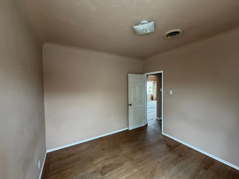 503 California Ave — Photo 6