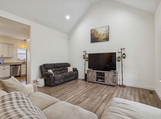 1159 Oak Grove Rd, Dickson, TN 37055