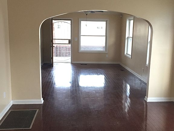 3rd image of 4036 N Capitol Ave