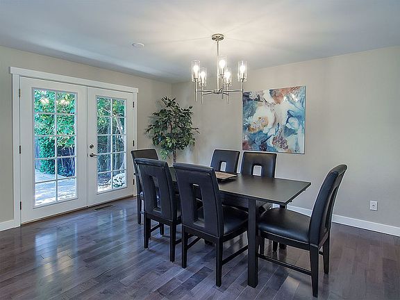 5th image of 2608 168th Ave NE