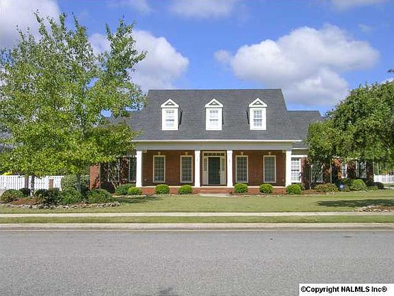 3rd image of 2914 Tantallon Dr SE
