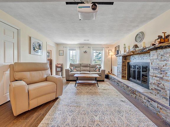 2nd image of 2151 Wesvan Dr
