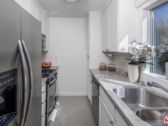 5th image of 1431 Stanford St APT 3