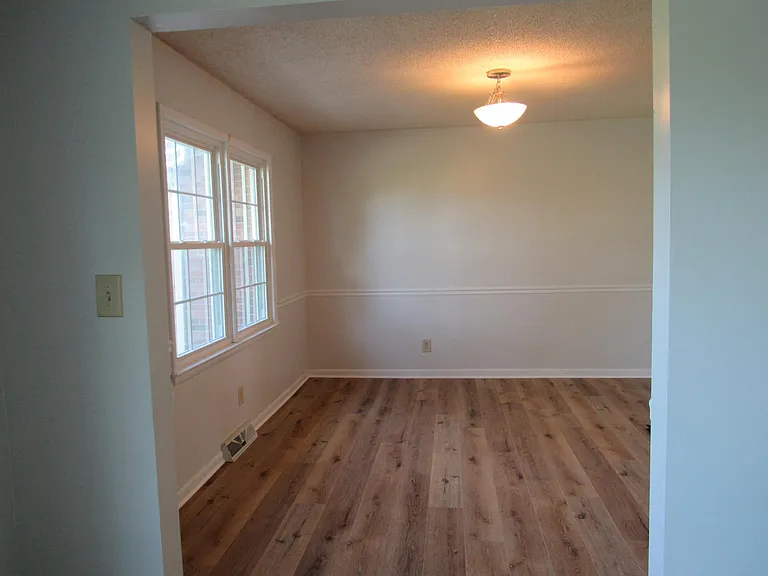 237 Stratmoor Dr — Photo 9