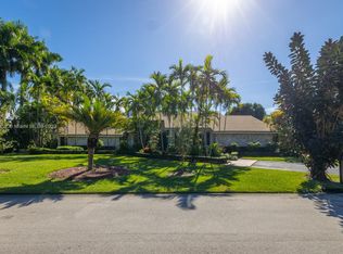 7370 SW 156th St, Palmetto Bay, FL 33157