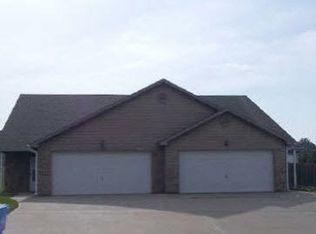 117 Grae Ct, Tonganoxie, KS 66086