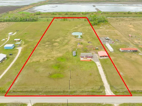 1886 County Road 212, Angleton, TX 77515