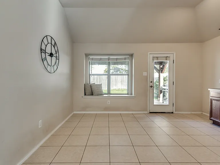 203 Cedar Creek Dr — Photo 11