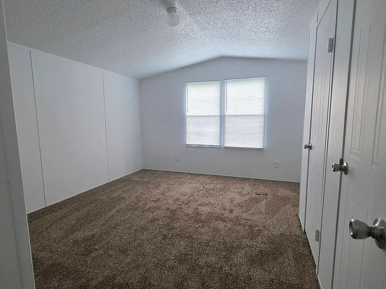 1018 Jacks Dr — Photo 13