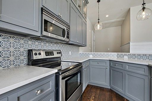 2nd image of 202 N Lbj Dr APT 204