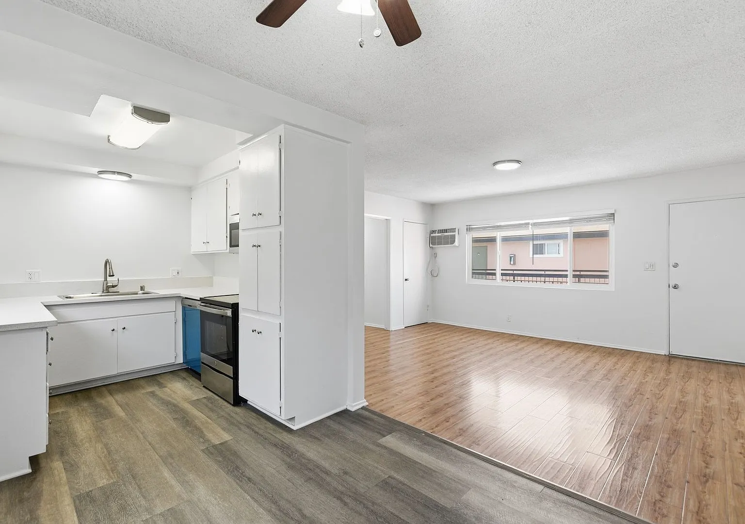 6640 Darby Ave — Photo 2