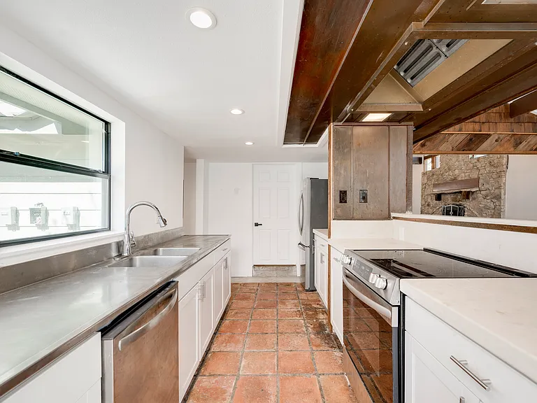 1217 Lost Oak Trl — Photo 9