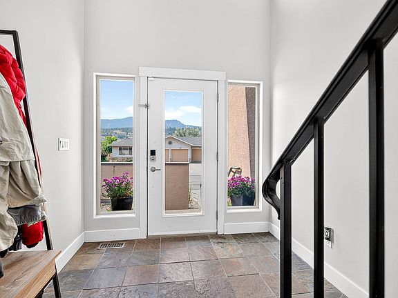 4th image of 3585 Navatanee Dr