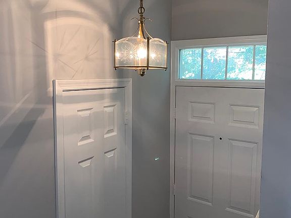 4th image of 8525 Enochs Dr