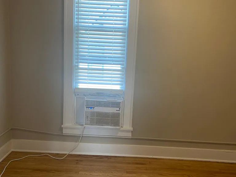 Master BR with AC