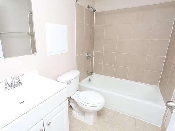 4th image of 4826 Sebree Ln APT 3