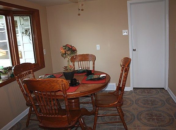 5th image of 12 Jordan Dr
