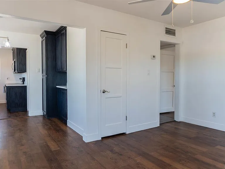 137 N Magnolia Ave — Photo 5