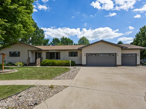 2130 13th Ave NE, Watertown, SD 57201