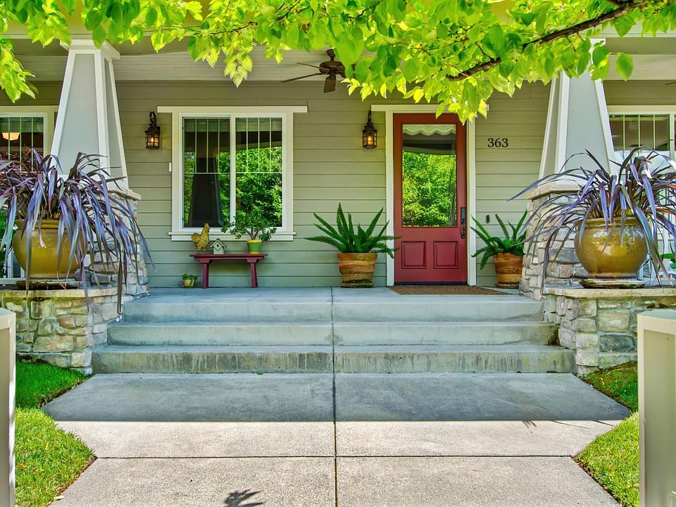 1st image of 363 Saunders Drive