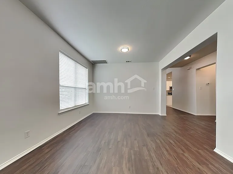 429 Bell Dr — Photo 8