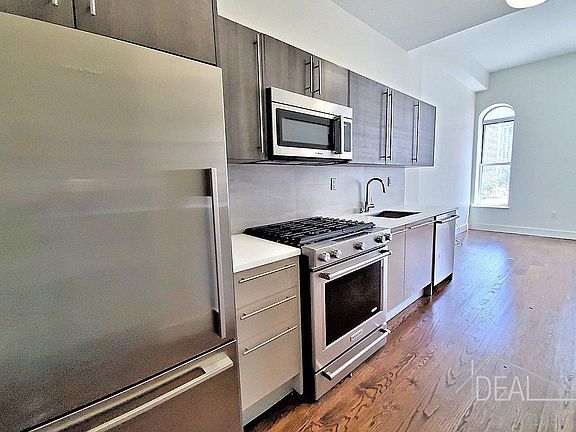 4th image of 68 Livingston St #3D