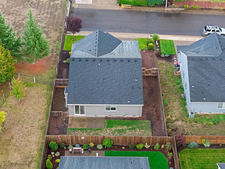 730 E Camellia St — Photo 10