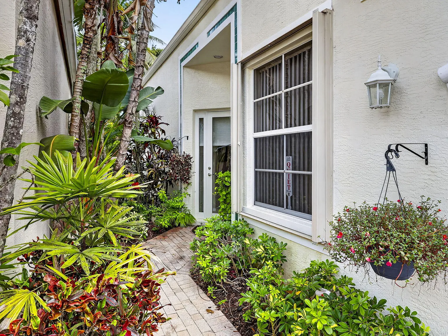 3 bed, 2.0 bath, 1720 sqft, $8,500 — Photo 4