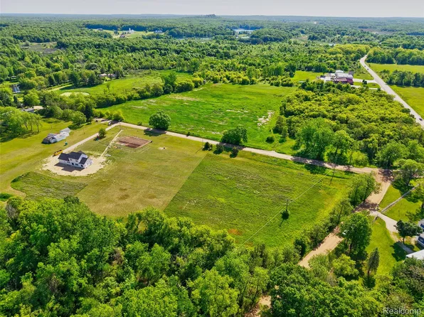 14507 Fagan Rd, Holly, MI 48442