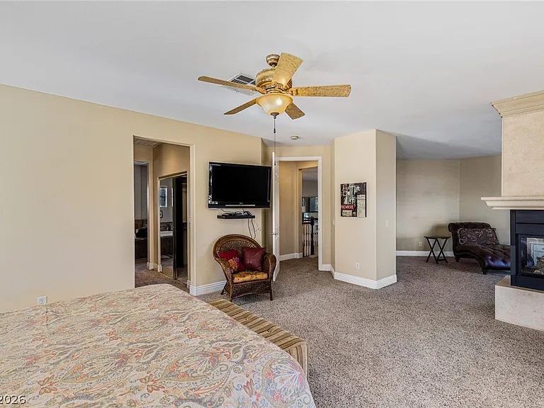 724 Pinnacle Heights Ln — Photo 31